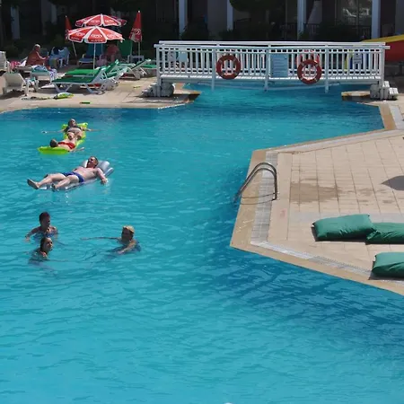 호텔 Club Ekinci Palace 3*