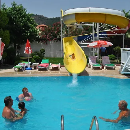 Club Ekinci Palace 3* 무글라
