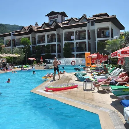 Club Ekinci Palace 무글라