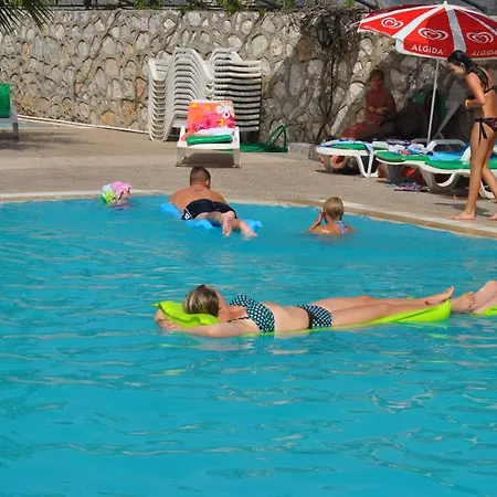 Club Ekinci Palace موجلا